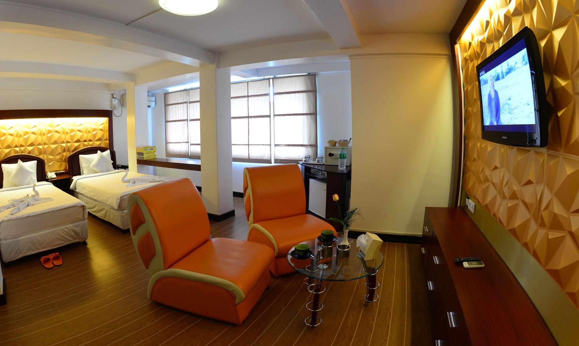 Clover Hotel Yangon Ngoại thất bức ảnh