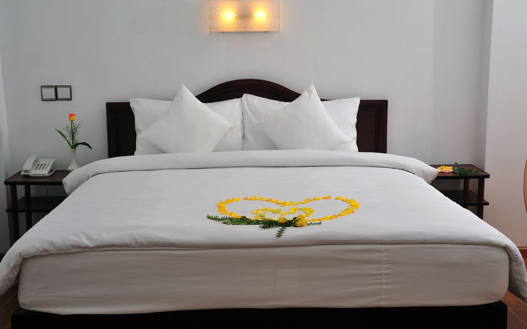 Clover Hotel Yangon Ngoại thất bức ảnh