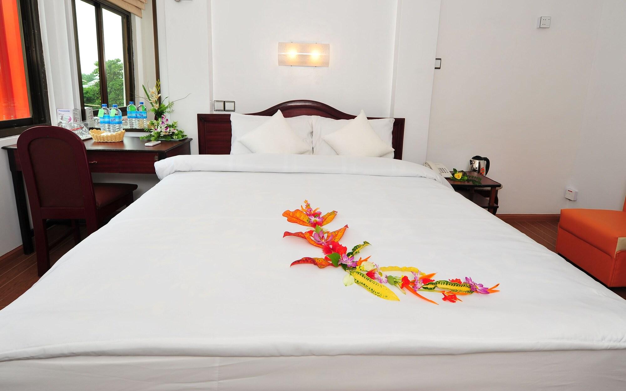 Clover Hotel Yangon Ngoại thất bức ảnh