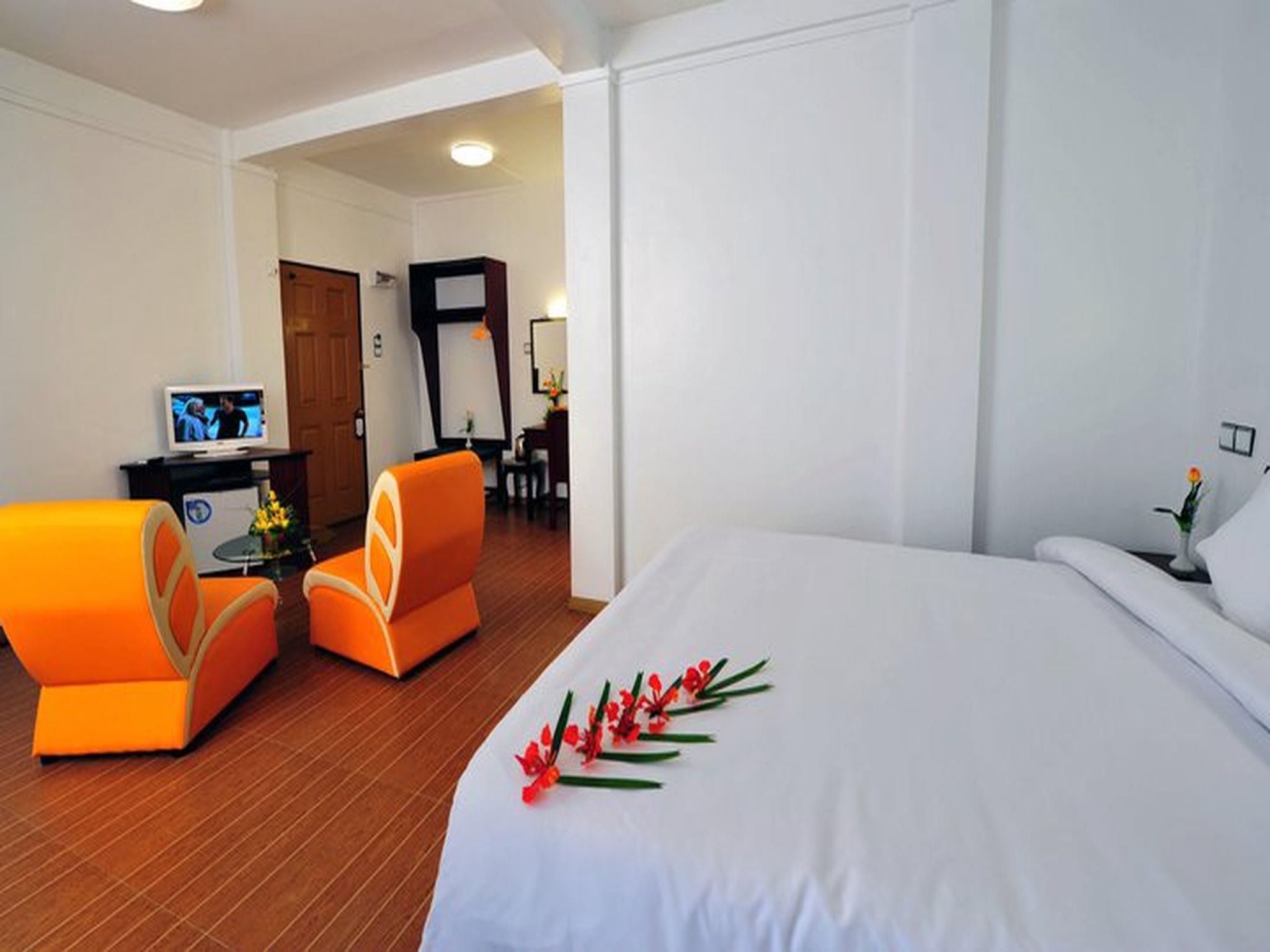 Clover Hotel Yangon Ngoại thất bức ảnh