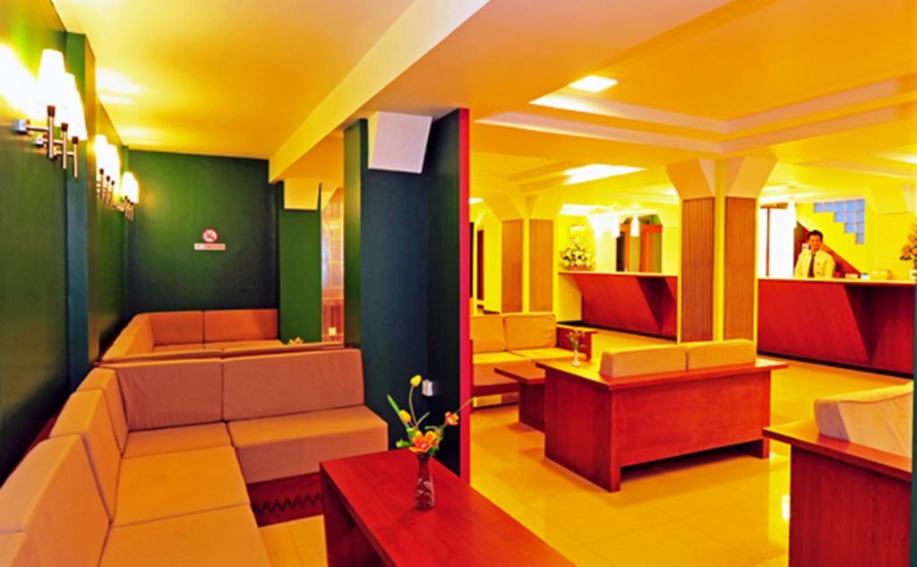 Clover Hotel Yangon Ngoại thất bức ảnh