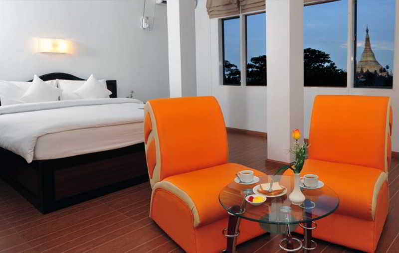 Clover Hotel Yangon Ngoại thất bức ảnh
