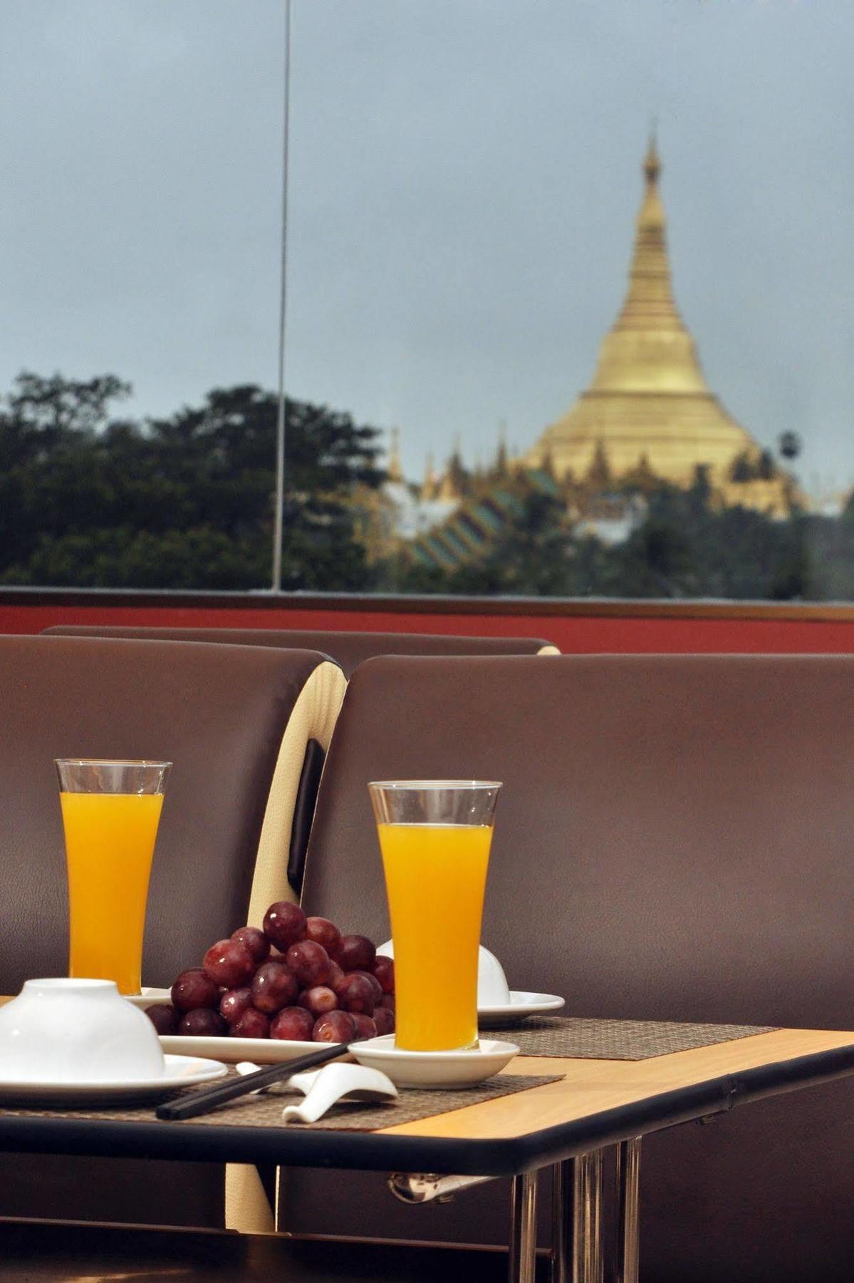 Clover Hotel Yangon Ngoại thất bức ảnh