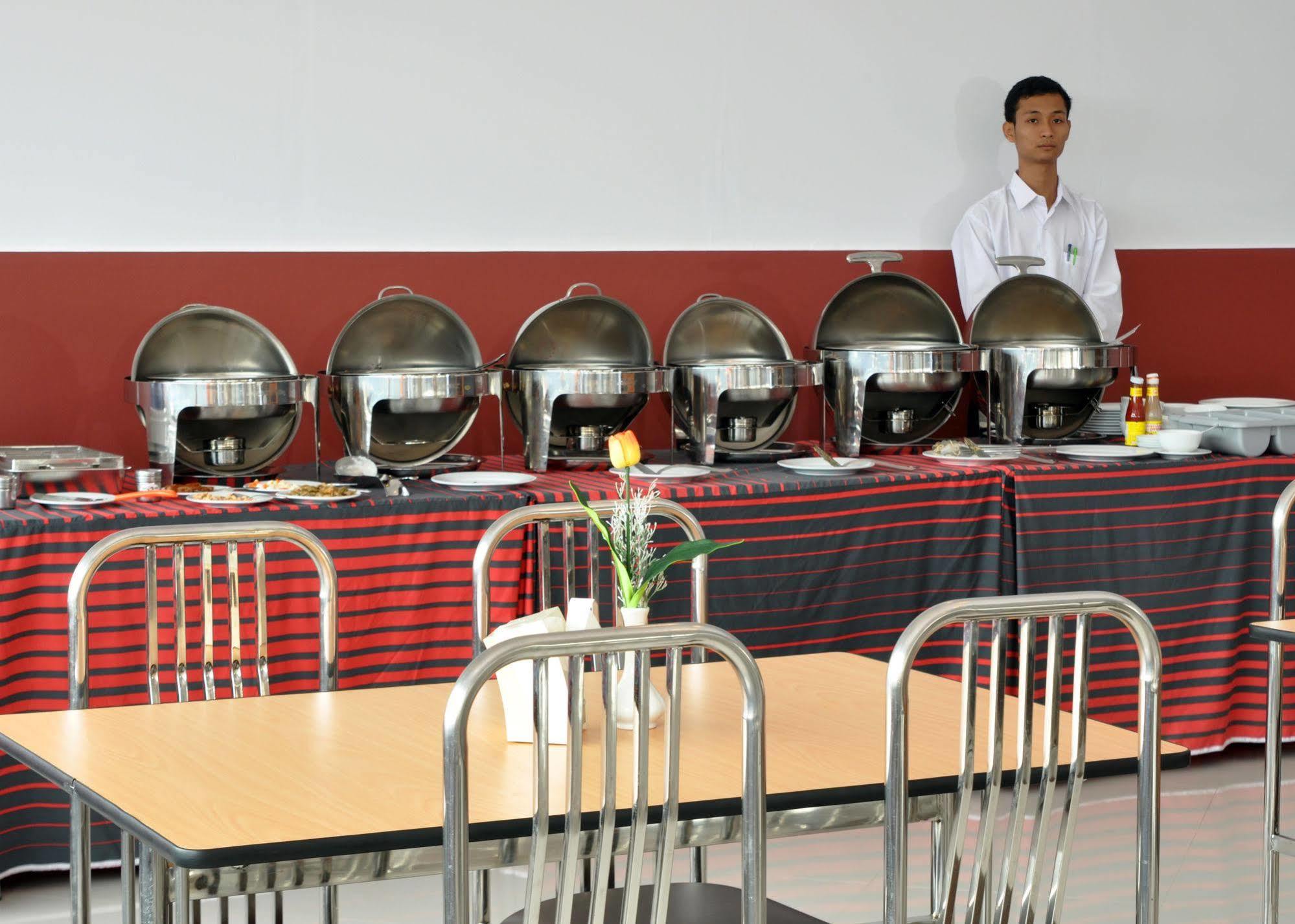 Clover Hotel Yangon Ngoại thất bức ảnh
