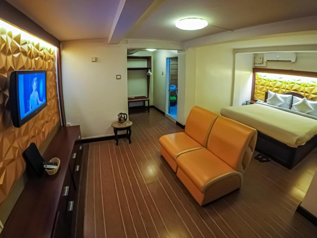 Clover Hotel Yangon Ngoại thất bức ảnh